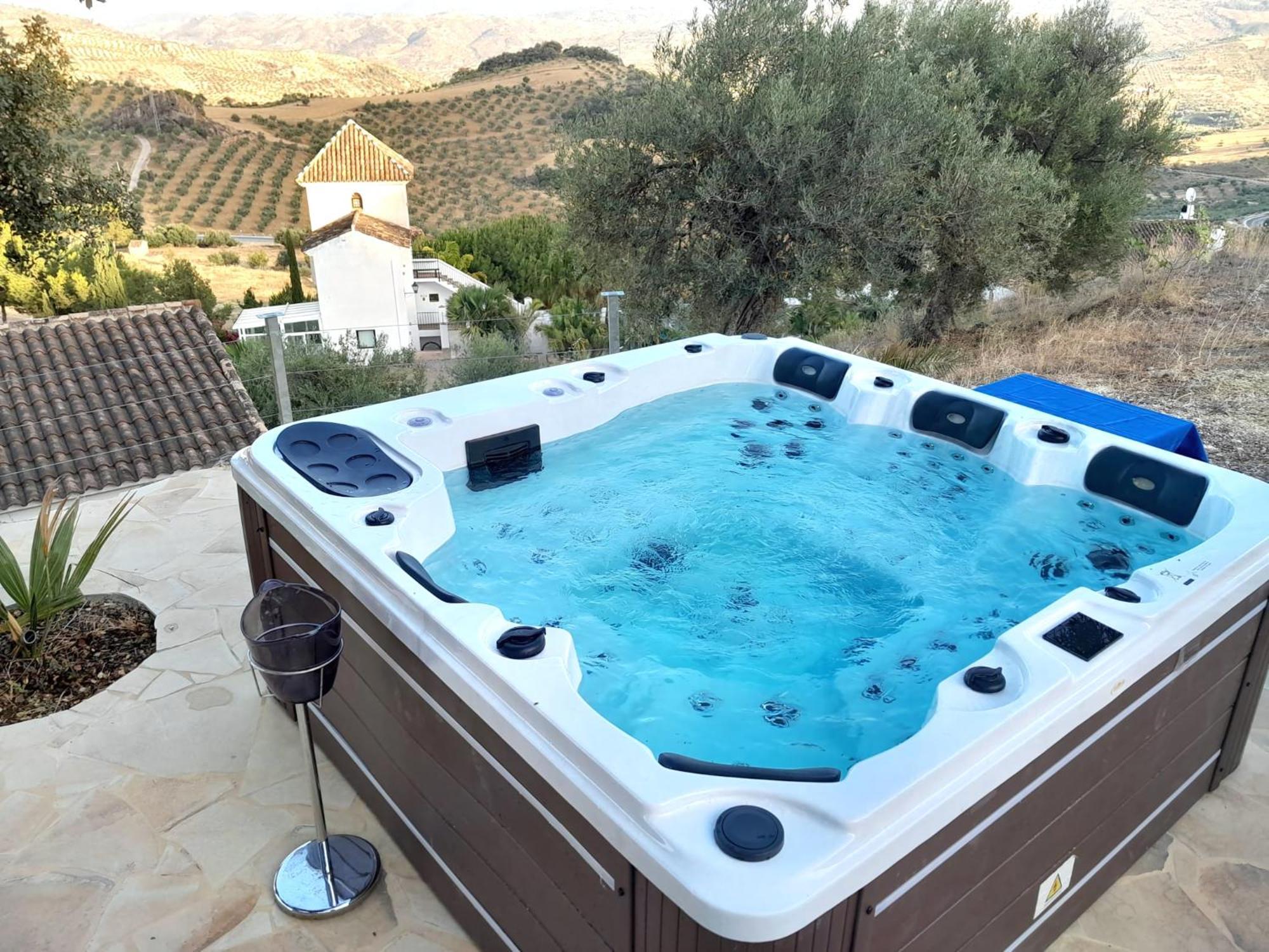Rural Cottage, With Pool & Optional Private 6 Guests Jacuzzi トロクス エクステリア 写真
